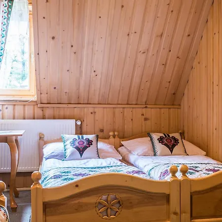 לינה וארוחת בוקר Janik